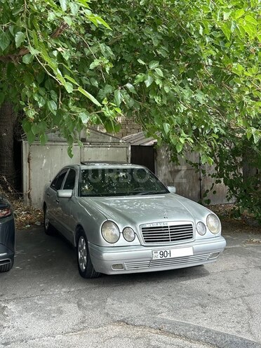 Mercedes E 280 1998, 330,000 km - 2.8 l - Bakı