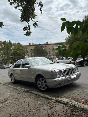 Mercedes E 280 1998, 330,000 km - 2.8 l - Bakı