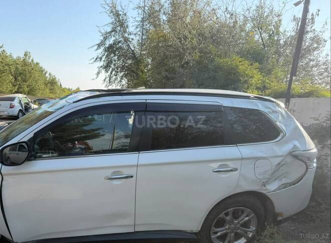 Mitsubishi Outlander 2013, 189,000 km - 2.4 l - Bakı