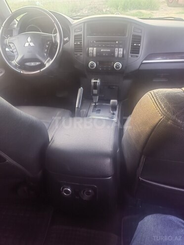 Mitsubishi Pajero 2011, 186,000 km - 3.5 l - Bakı