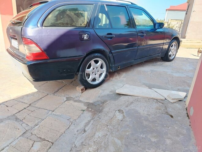 Mercedes C 200 2000, 300,000 km - 2.0 l - Bakı