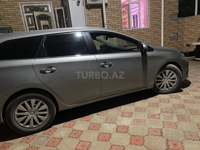 Toyota Auris 2015, 201,695 km - 1.6 l - Masallı