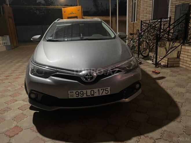 Toyota Auris 2015, 201,695 km - 1.6 l - Masallı