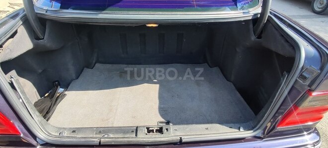 Mercedes E 270 1999, 400,000 km - 2.7 l - Yevlax