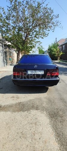 Mercedes E 270 1999, 400,000 km - 2.7 l - Yevlax