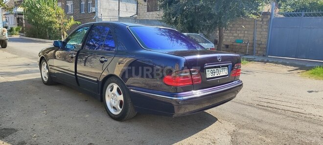 Mercedes E 270 1999, 400,000 km - 2.7 l - Yevlax