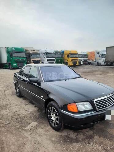 Mercedes C 230 2000, 200,000 km - 2.3 л - Bakı