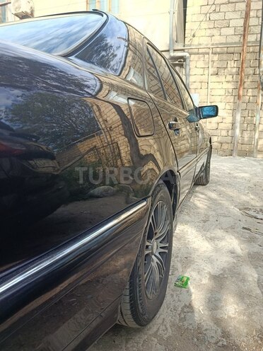 Mercedes C 230 2000, 200,000 km - 2.3 л - Bakı