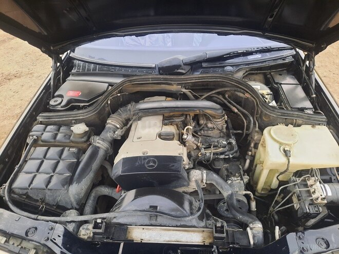 Mercedes C 230 2000, 200,000 km - 2.3 л - Bakı