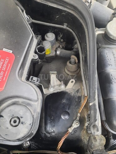 Mercedes C 230 2000, 200,000 km - 2.3 л - Bakı
