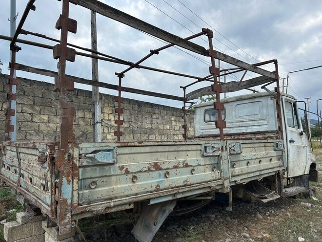 ZIL 5301 2000, 357,000 km - 4.5 l - Quba
