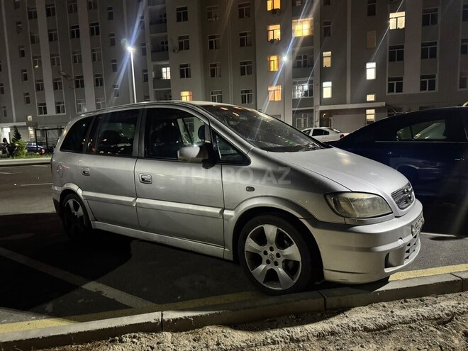 Opel Zafira 2004, 289,000 km - 2.2 l - Quba
