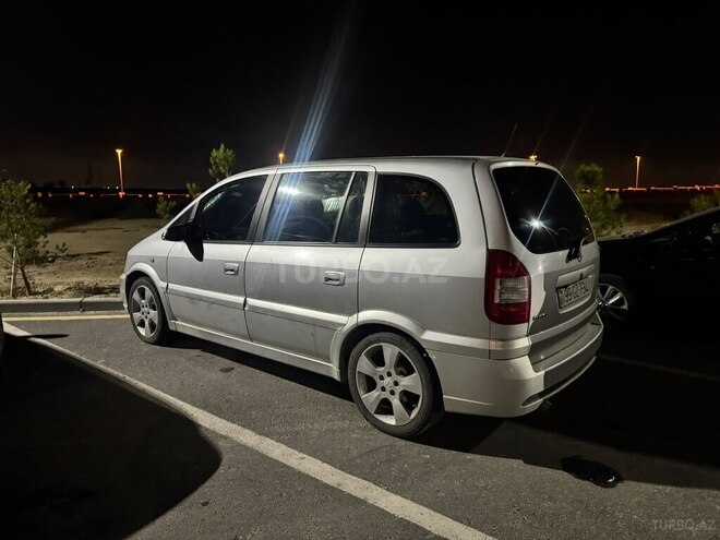 Opel Zafira 2004, 289,000 km - 2.2 l - Quba