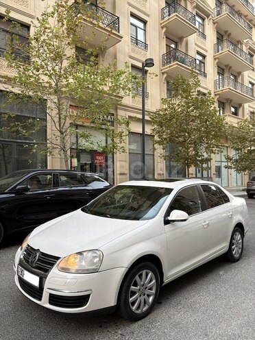 Volkswagen Jetta 2009, 320,000 km - 1.6 л - Bakı