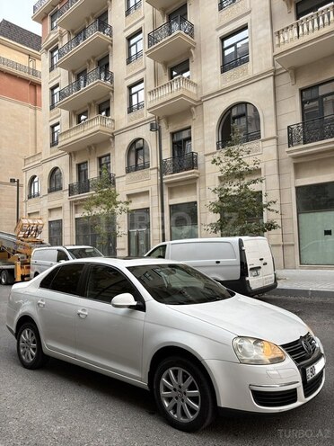 Volkswagen Jetta 2009, 320,000 km - 1.6 л - Bakı