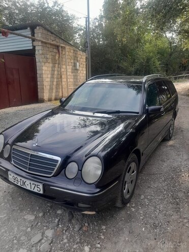 Mercedes E 270 2000, 503,170 km - 2.7 л - Şəki