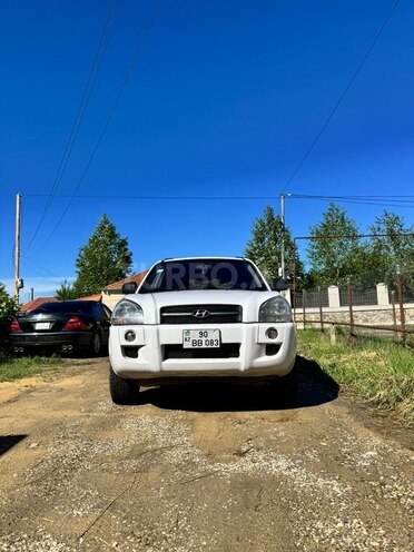 Hyundai Tucson 2007, 243,678 km - 2.0 l - Qusar