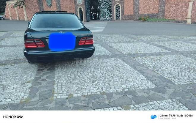 Mercedes E 240 1998, 396,000 km - 2.4 l - Tovuz