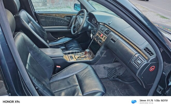Mercedes E 240 1998, 396,000 km - 2.4 l - Tovuz