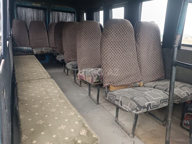 Mercedes 208 D 1989, 200,000 km - 2.0 л - Xaçmaz