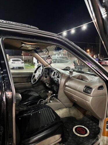 Nissan Pathfinder 2003, 170,000 km - 3.5 l - Astara