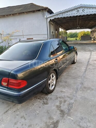 Mercedes E 230 1996, 230,332 km - 2.3 л - Şirvan
