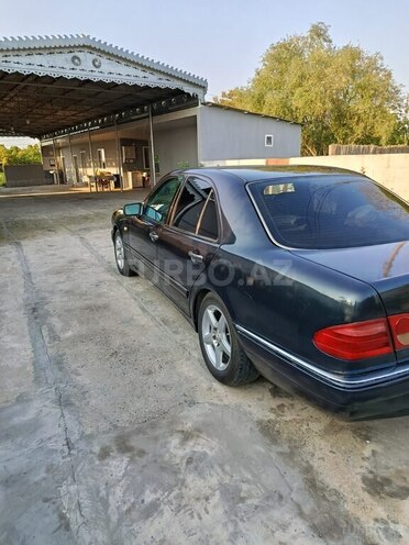 Mercedes E 230 1996, 230,332 km - 2.3 л - Şirvan