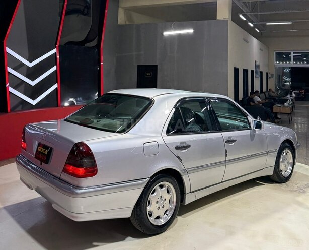 Mercedes C 230 1999, 215,000 km - 2.3 l - Sumqayıt