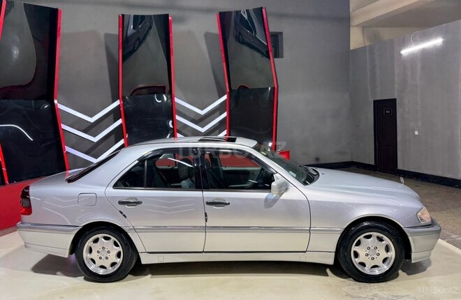 Mercedes C 230 1999, 215,000 km - 2.3 l - Sumqayıt