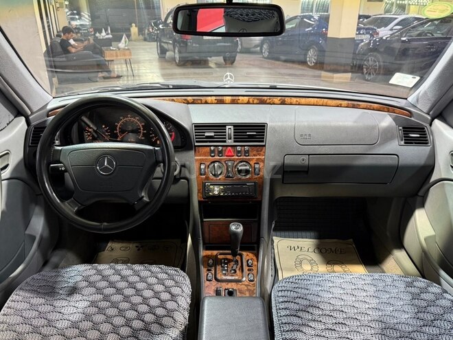 Mercedes C 230 1999, 215,000 km - 2.3 l - Sumqayıt