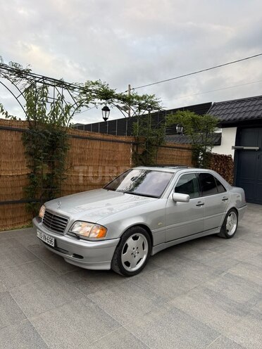 Mercedes C 180 1998, 123,456 km - 1.8 l - Quba