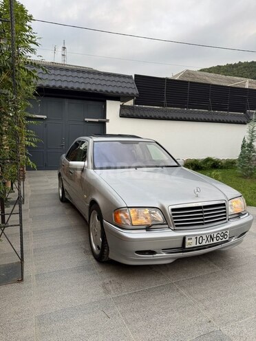 Mercedes C 180 1998, 123,456 km - 1.8 l - Quba