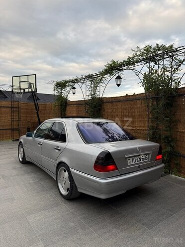 Mercedes C 180 1998, 123,456 km - 1.8 l - Quba