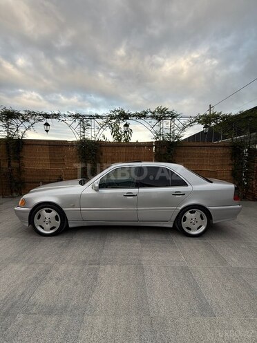 Mercedes C 180 1998, 123,456 km - 1.8 l - Quba