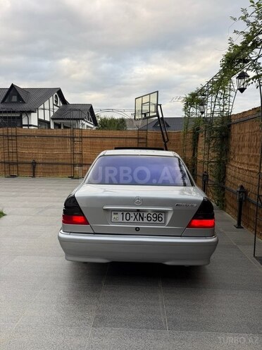 Mercedes C 180 1998, 123,456 km - 1.8 l - Quba