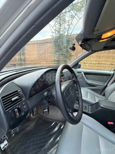 Mercedes C 180 1998, 123,456 km - 1.8 l - Quba