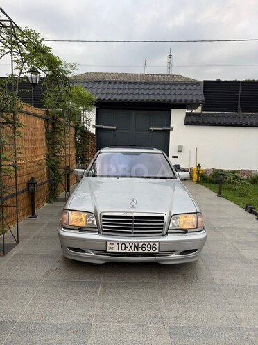 Mercedes C 180 1998, 123,456 km - 1.8 l - Quba
