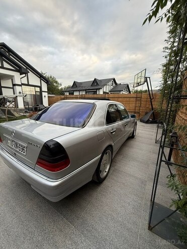 Mercedes C 180 1998, 123,456 km - 1.8 l - Quba