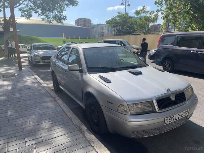 Skoda Octavia 2005, 290,000 km - 1.8 l - Bakı