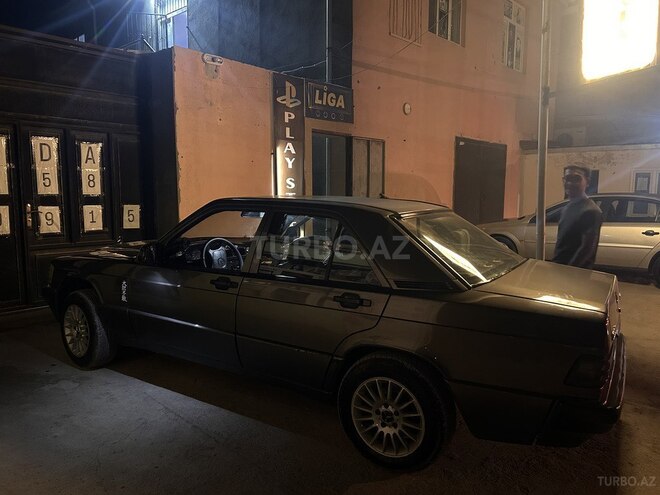 Mercedes 190 1992, 240,000 km - 1.8 l - Bakı