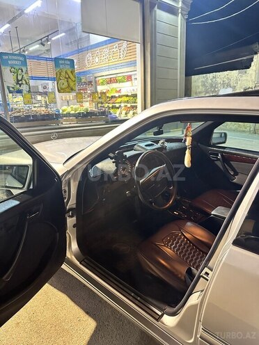 Mercedes C 240 1997, 294,440 km - 2.4 l - Beyləqan