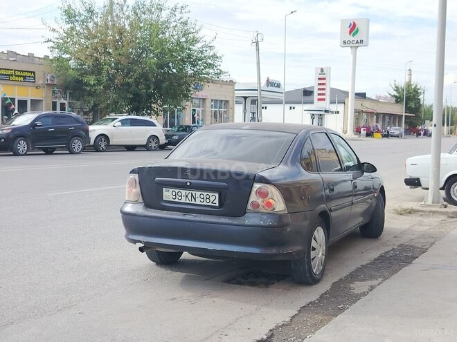 Opel Vectra 1996, 238,000 km - 1.6 л - Kürdəmir