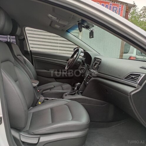 Hyundai Avante 2017, 199,000 km - 1.6 l - Bakı