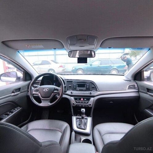 Hyundai Avante 2017, 199,000 km - 1.6 l - Bakı