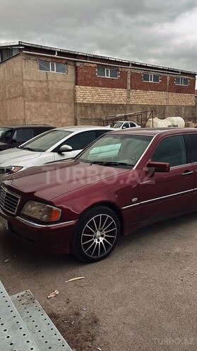 Mercedes C 230 1997, 332,580 km - 2.3 l - Qusar