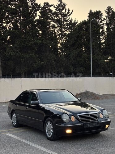 Mercedes E 220 2001, 368,000 km - 2.2 l - Sumqayıt