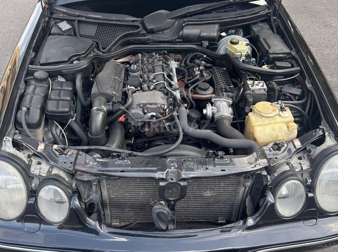Mercedes E 220 2001, 368,000 km - 2.2 l - Sumqayıt