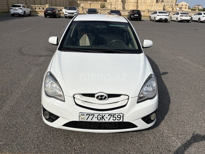 Hyundai Verna 2010, 220,000 km - 1.5 l - Bakı