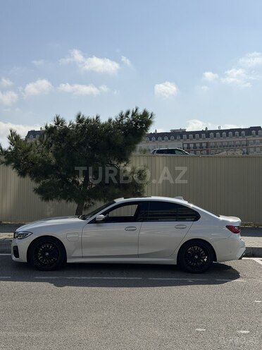 BMW 330e 2021, 165,600 km - 2.0 л - Bakı