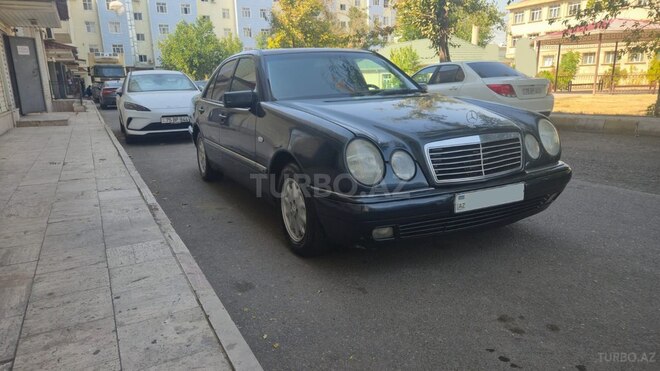 Mercedes E 240 1999, 273,358 km - 2.4 л - Naxçıvan